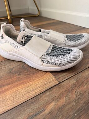 APL Men’s Techloom Bliss Knit Black & White Knit Slip-On Sneakers size 11